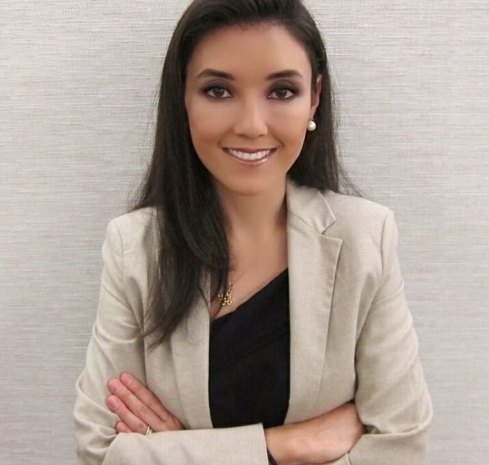 “A mulher é tão ou mais capaz de cuidar que o homem e, mesmo assim, seguimos em defasagem na progressão de carreira”, diz a pneumologista Letícia Kawano-Dourado