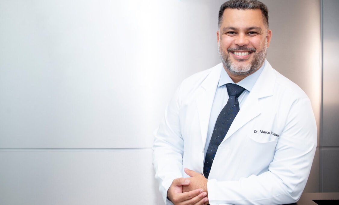 “O robô deixa a cirurgia ortopédica mais precisa e reduz risco de complicações”, diz especialista Marco Aurélio Neves