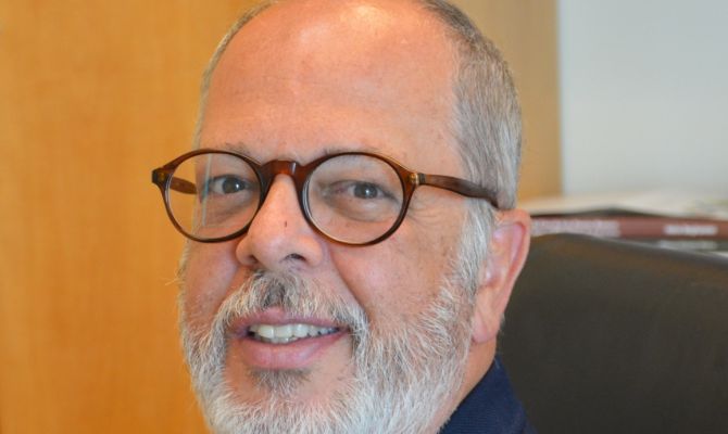 Paulo Pêgo Fernandes é Professor Titular da Disciplina de Cirurgia Torácica do Instituto do Coração (InCor) e Vice-Diretor da Faculdade de Medicina da Universidade de São Paulo (FMUSP). (Foto: Divulgação)